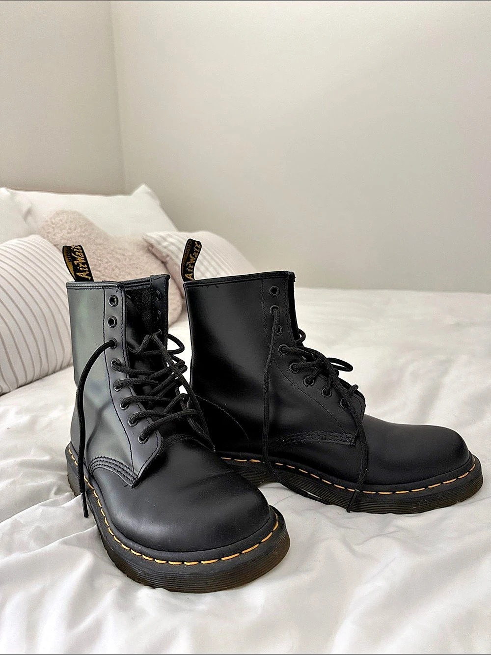 Dr. Martens 1460 Smooth Leather Lace-Up Boots Smooth Leather Black Combat Boots